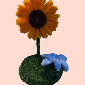 CUTE AESTHETIC DESK FLOWER